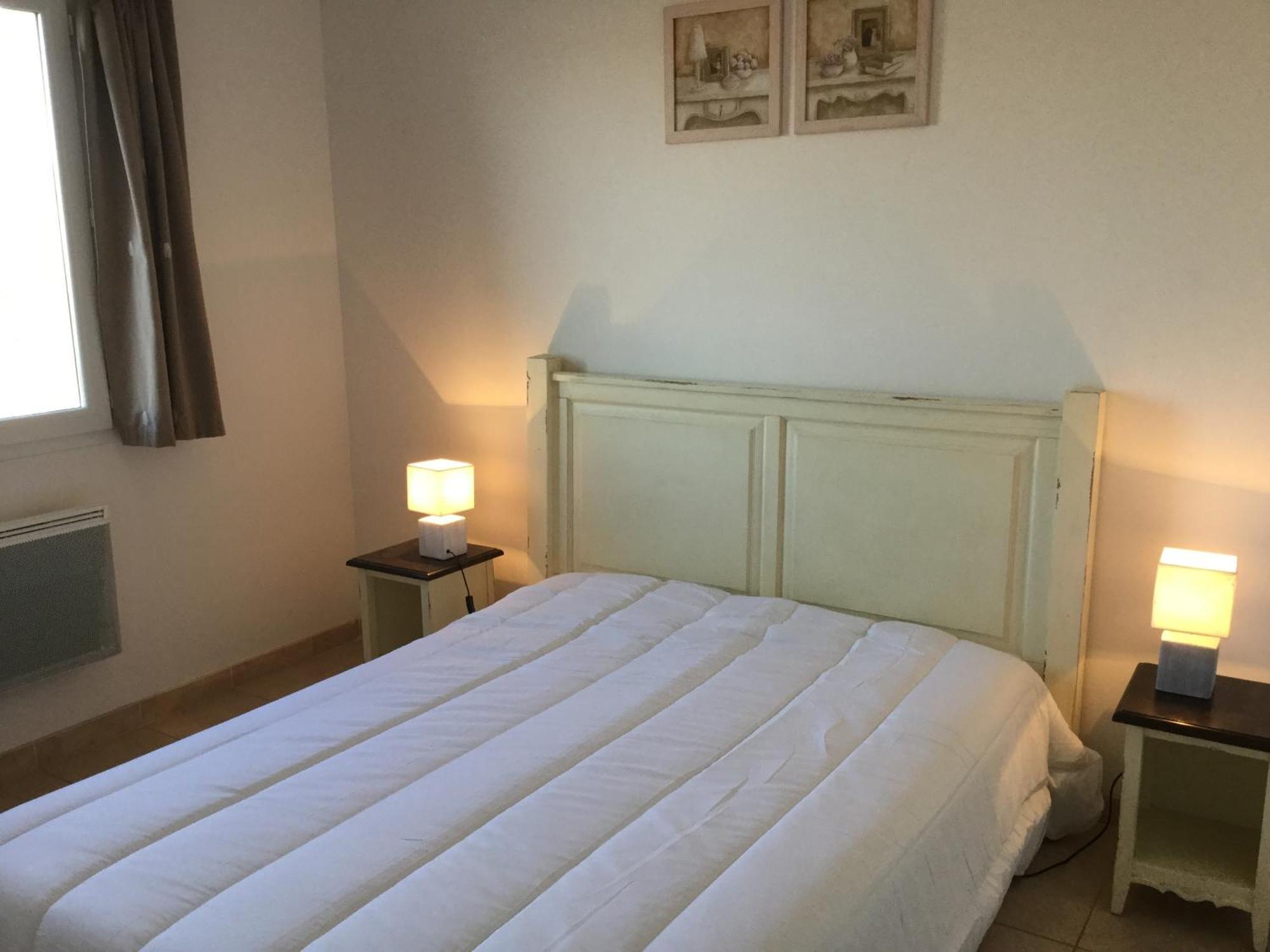 Gîte Climatisé 2 à 4 personnes, dans Résidence Vacances avec Piscine Chauffée, à Mouriès au coeur du Parc Naturel Régional des Alpilles, LS1-294 OUCEAN Exterior foto